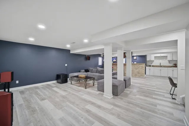 $799,900 | 2700 Harlstone Drive, Aurora, IL 60502