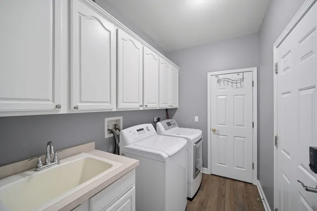 $799,900 | 2700 Harlstone Drive, Aurora, IL 60502