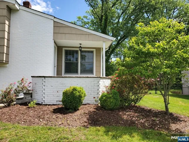 $4,900 | 132 Chadwick Place, Glen Rock, NJ 07452