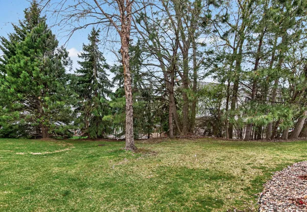 $269,900 | 1318 McAndrews Road East, Unit 23, Burnsville, MN 55337