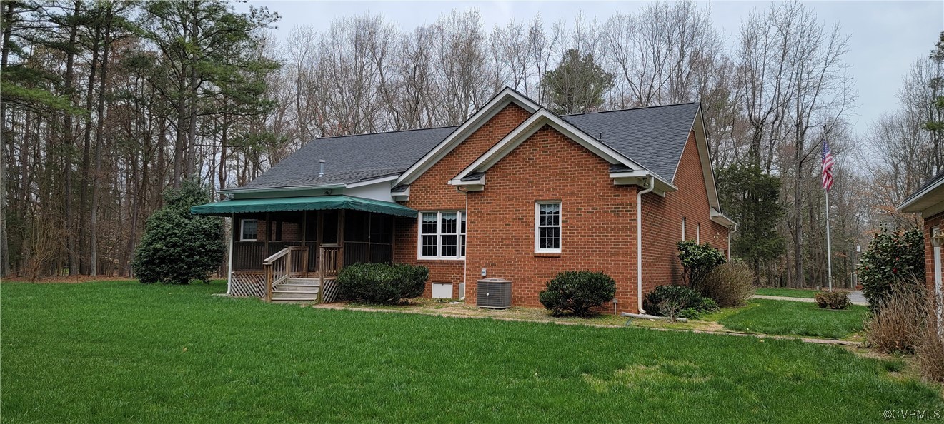 4989 Windsor Road Sandston, VA 23150 - Photo 3 of 36 Gallery Image 3