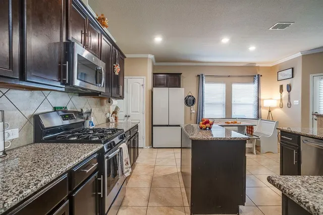 $370,000 | 373 Pin Cushion Trail, Burleson, TX 76028