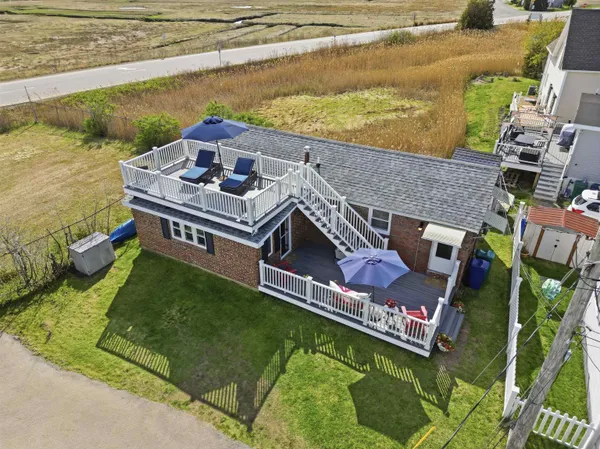 $399,999 | 83 Church Street, Hampton, NH 03842