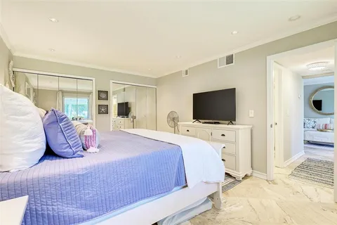 $349,000 | 5683 Midnight Pass Road, Unit 105, Sarasota, FL 34242
