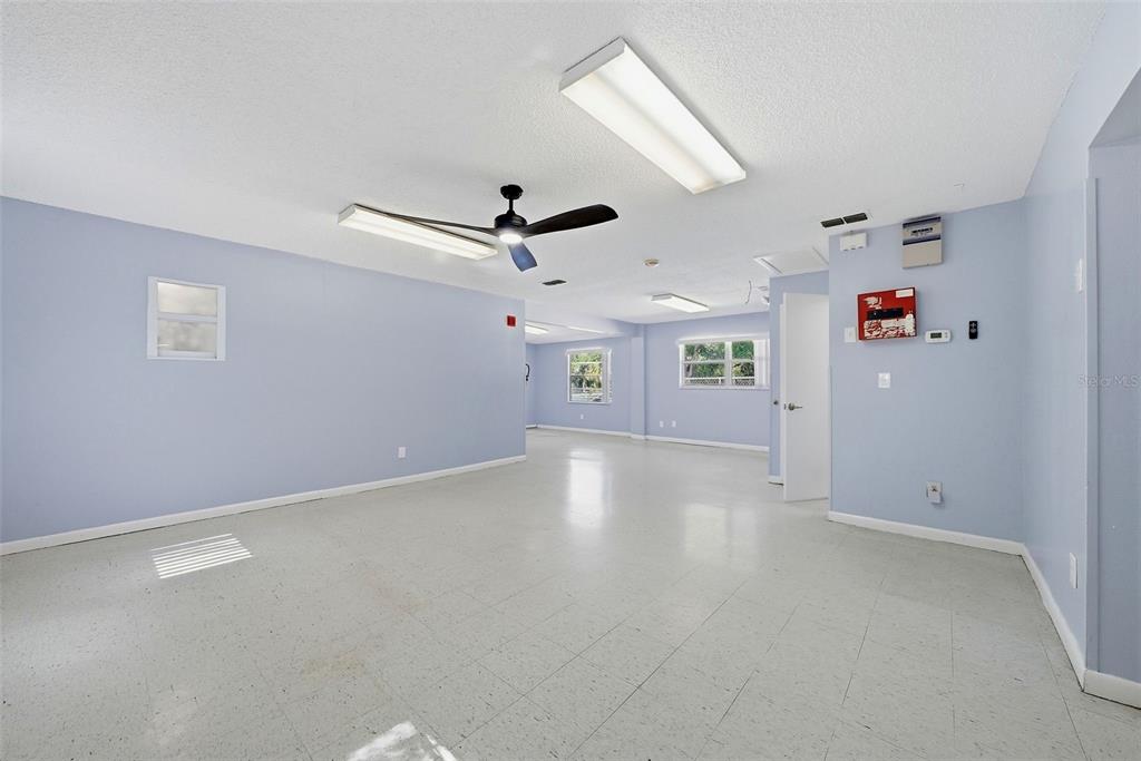 2886 Whitney Road Clearwater, FL 33760 - Photo 17 of 41
