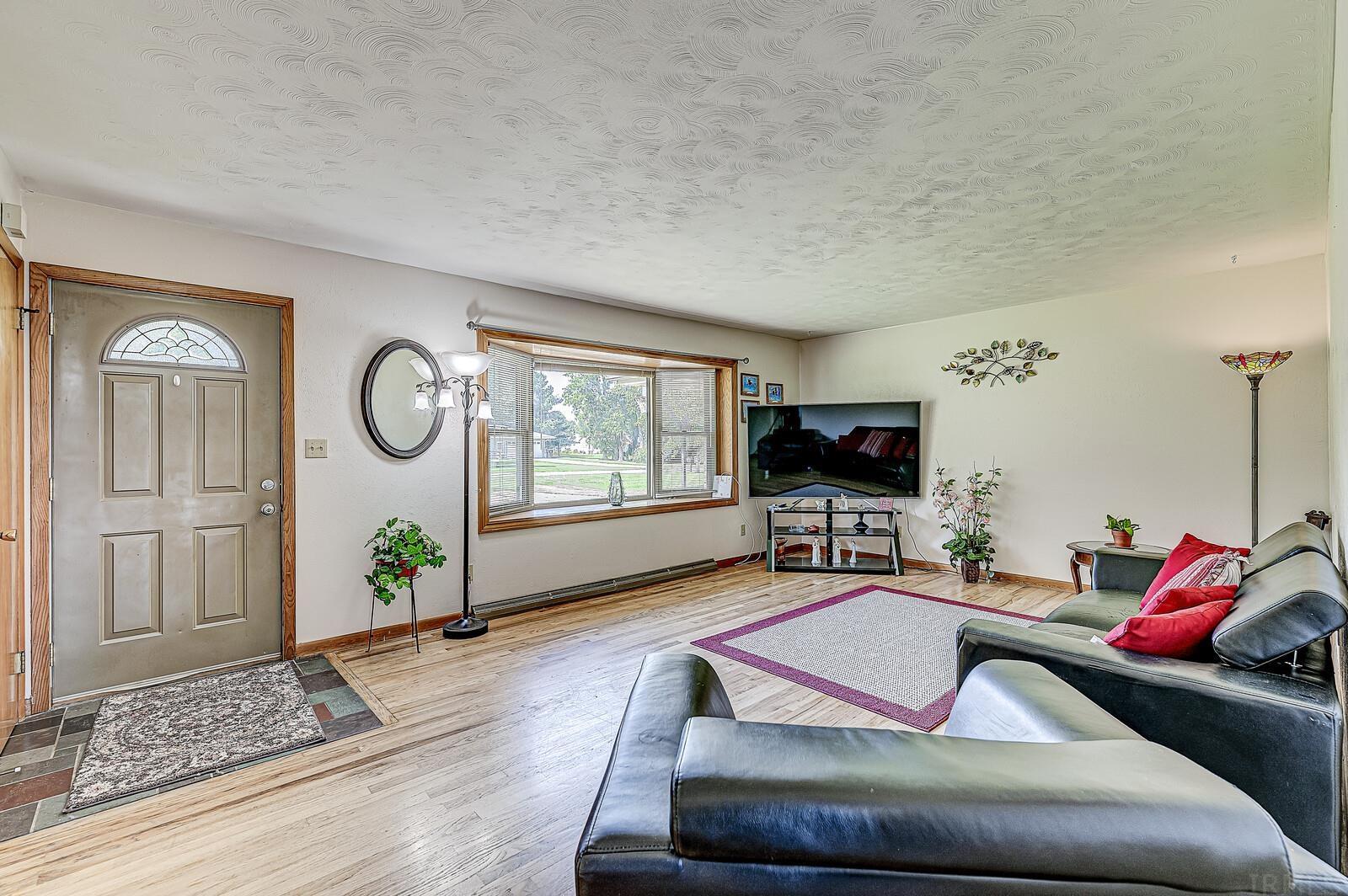 51374 Orange Road South Bend, IN 46628 - Photo 4 of 26 Gallery Image 4