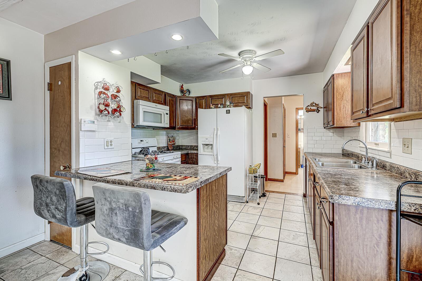 51374 Orange Road South Bend, IN 46628 - Photo 6 of 26 Gallery Image 6