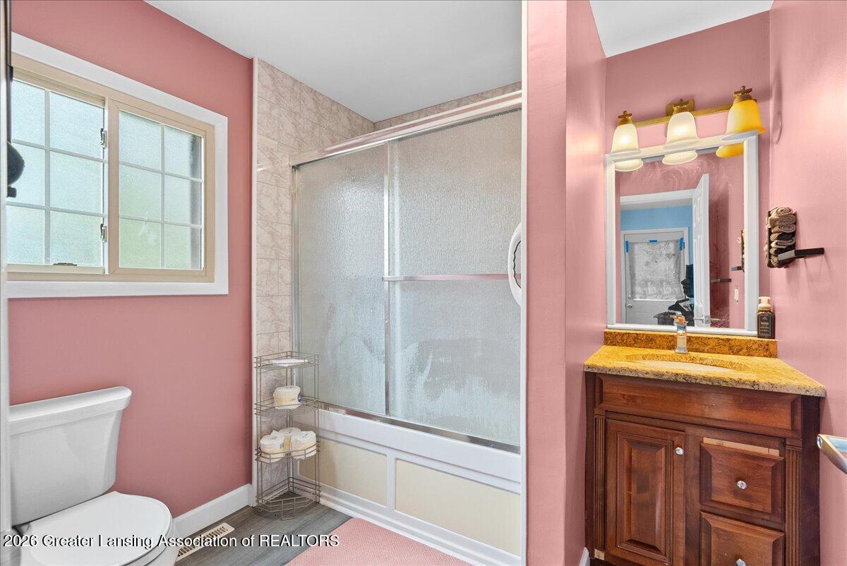306 East Cavanaugh Road Lansing, MI 48910 - Photo 17 of 29 17-Media Jett - 12