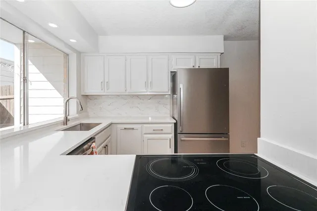 $2,250 | 1963 Shorewood Drive, Grapevine, TX 76051