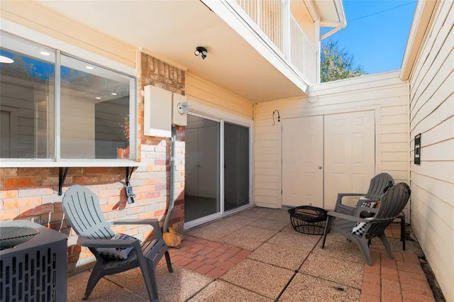 $2,250 | 1963 Shorewood Drive, Grapevine, TX 76051