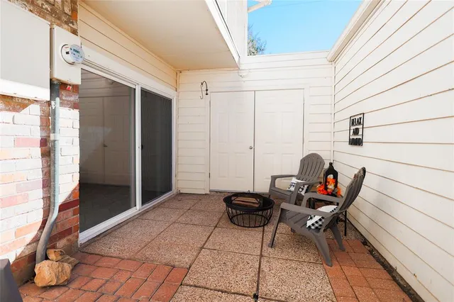 $2,250 | 1963 Shorewood Drive, Grapevine, TX 76051