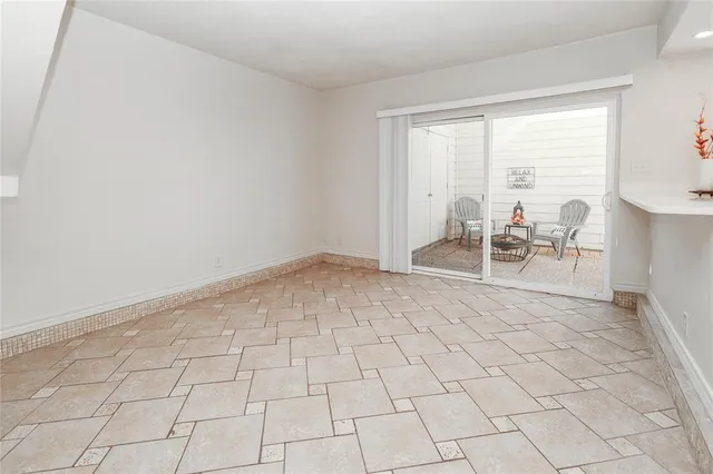 $2,250 | 1963 Shorewood Drive, Grapevine, TX 76051