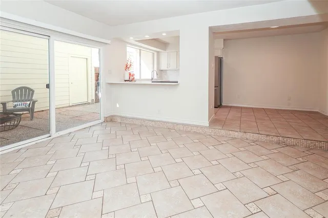 $2,250 | 1963 Shorewood Drive, Grapevine, TX 76051