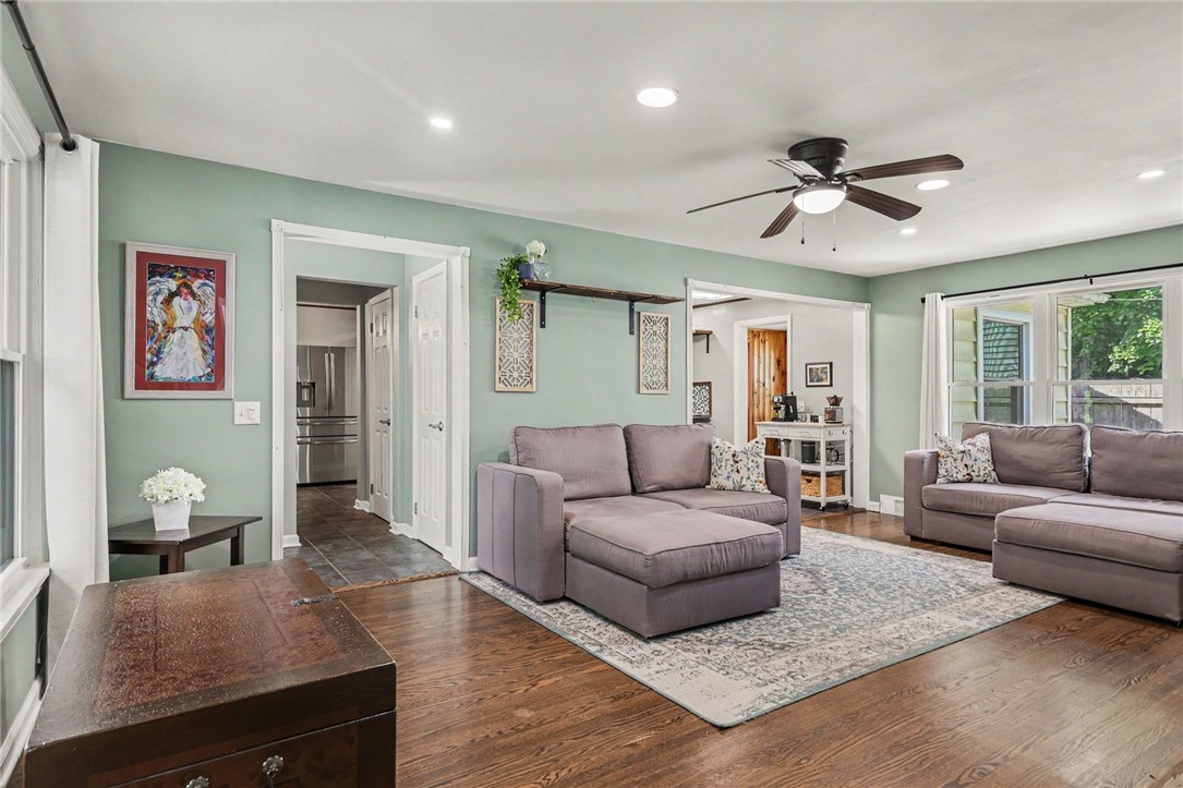 9 Poplar Drive Rochester, NY 14625 - Photo 5 of 27