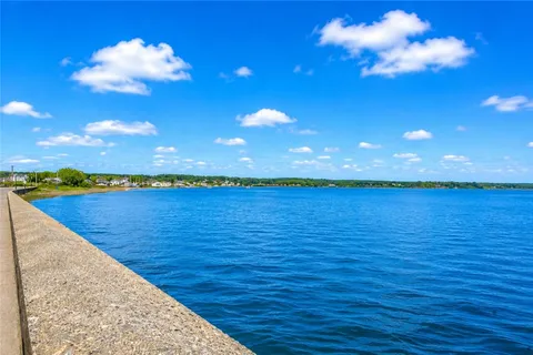 $524,900 | 27 Alan Avenue, Portsmouth, RI 02871