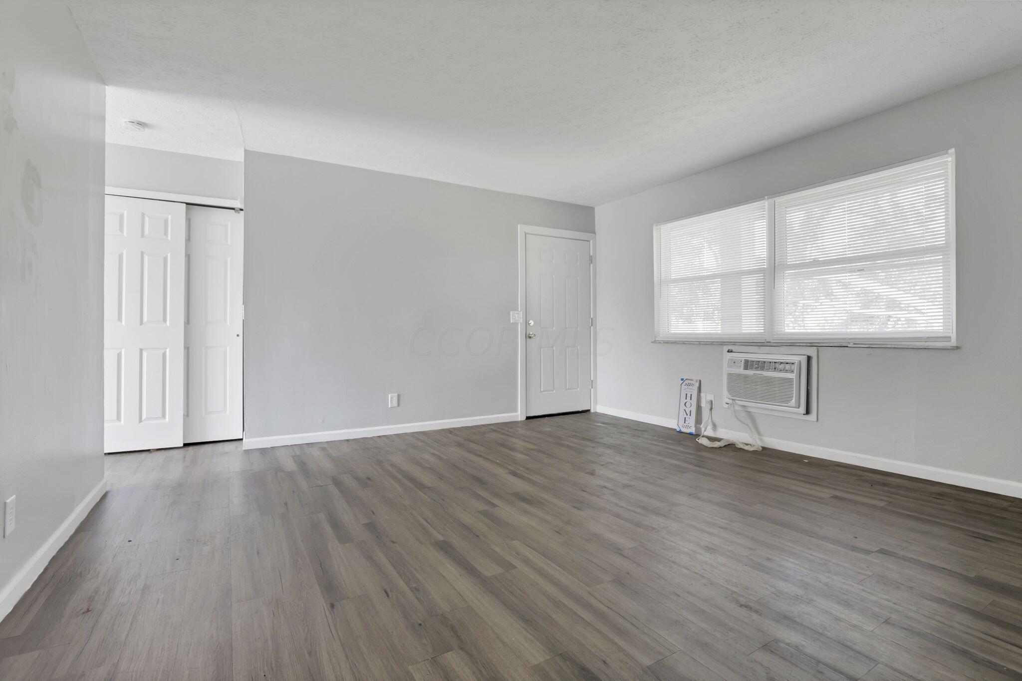 690 Kingsford Road Columbus, OH 43204 - Photo 33 of 80 37-web-or-mls-011A9528