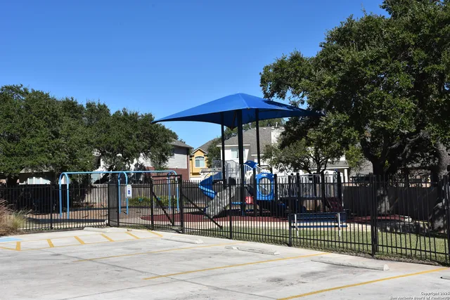 $2,400 | 26907 Sparrow, San Antonio, TX 78261