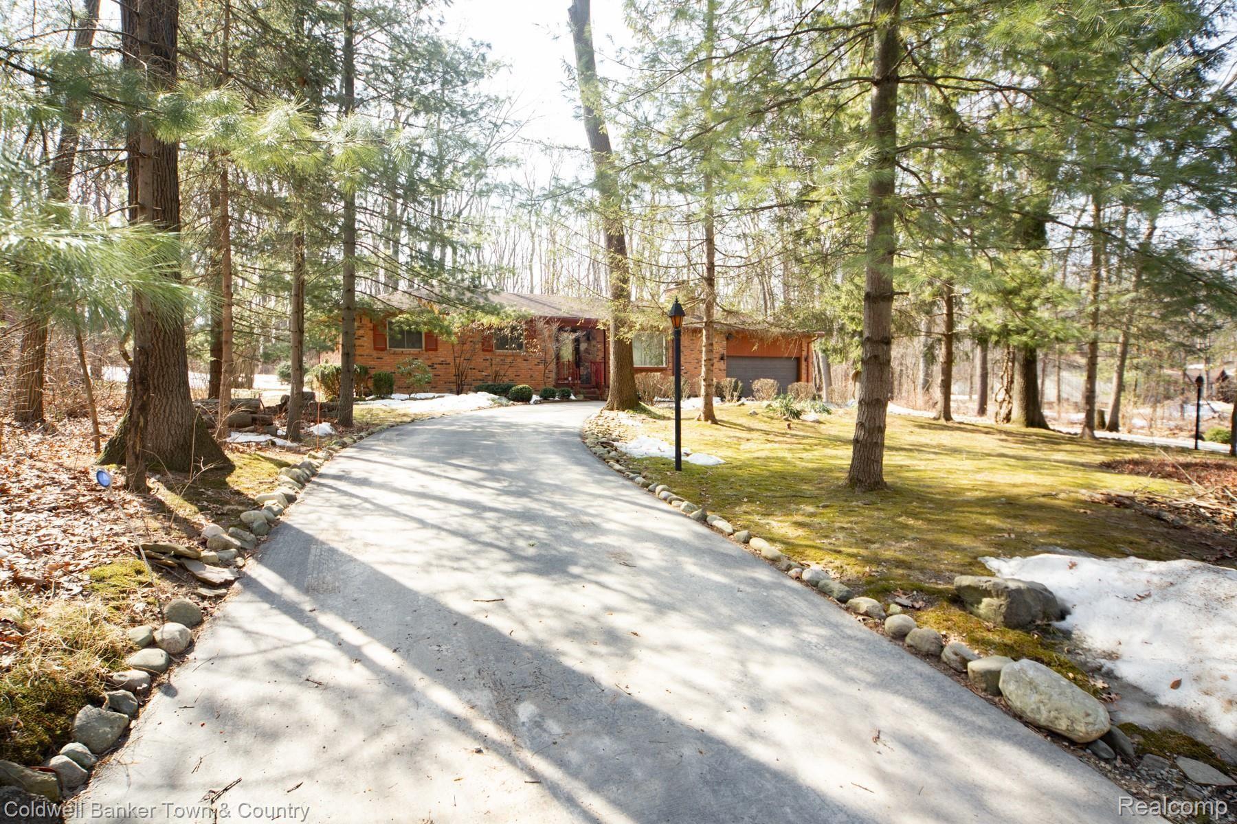 7214 Cowell Road Brighton, MI 48116 - Photo 42 of 65 IMG_0300.JPG