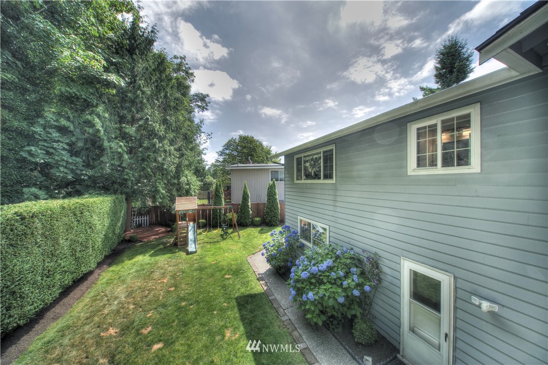 11917 Northeast 159th Street Bothell, WA 98011 - Photo 23 of 30 Gallery Image 23