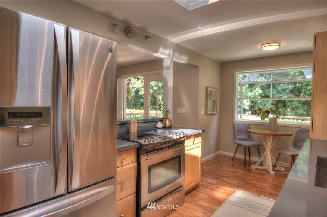 11917 Northeast 159th Street Bothell, WA 98011 - Photo 6 of 30 Gallery Image 6