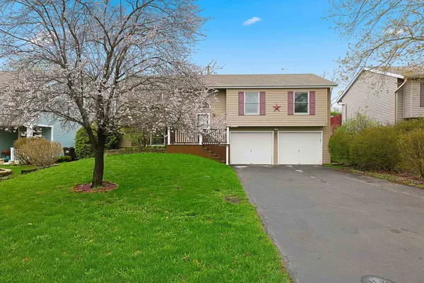 $415,000 | 1358 Cottonwood Lane, Crystal Lake, IL 60014