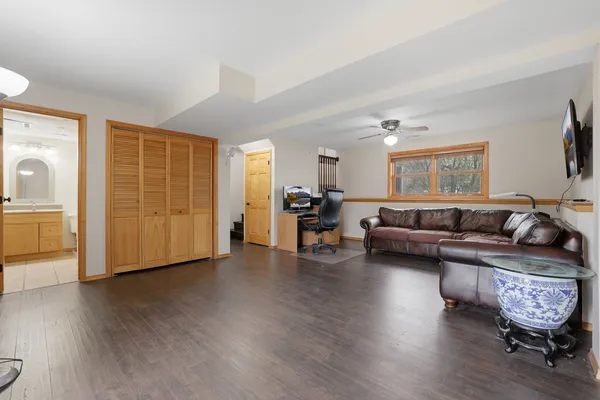 $415,000 | 1358 Cottonwood Lane, Crystal Lake, IL 60014