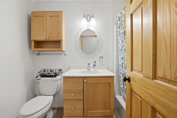 $415,000 | 1358 Cottonwood Lane, Crystal Lake, IL 60014