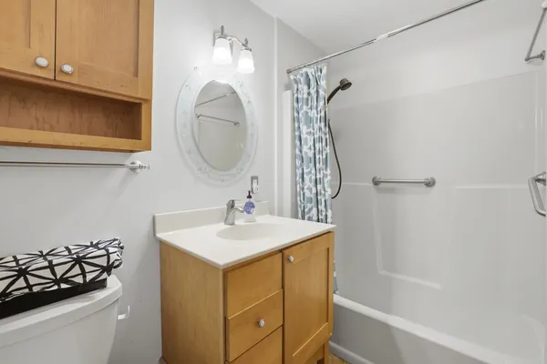 $415,000 | 1358 Cottonwood Lane, Crystal Lake, IL 60014