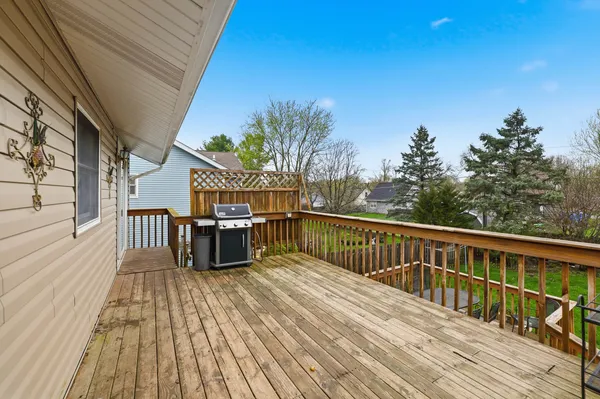 $415,000 | 1358 Cottonwood Lane, Crystal Lake, IL 60014