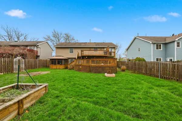 $415,000 | 1358 Cottonwood Lane, Crystal Lake, IL 60014