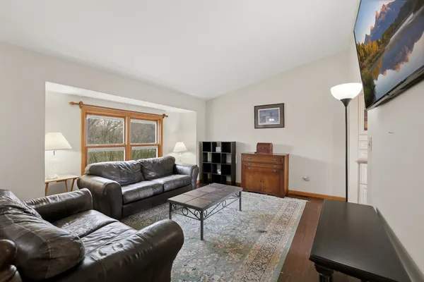 $415,000 | 1358 Cottonwood Lane, Crystal Lake, IL 60014