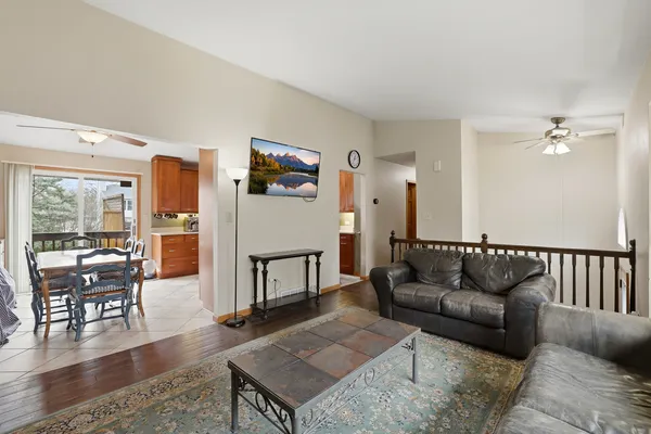 $415,000 | 1358 Cottonwood Lane, Crystal Lake, IL 60014