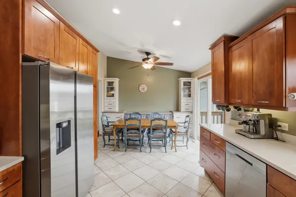 $415,000 | 1358 Cottonwood Lane, Crystal Lake, IL 60014