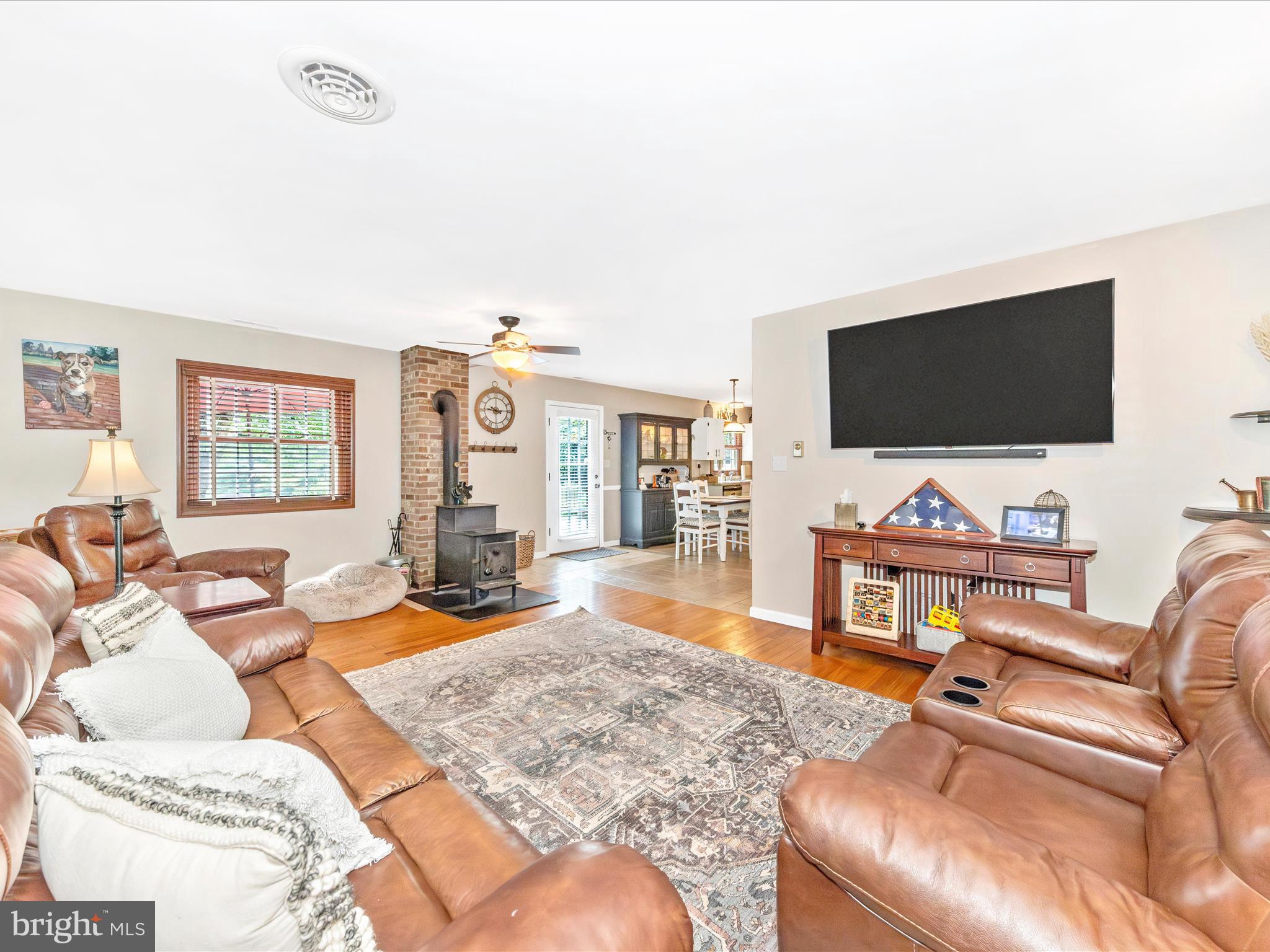18807 Manor Church Road Boonsboro, MD 21713 - Photo 15 of 49 Living Room