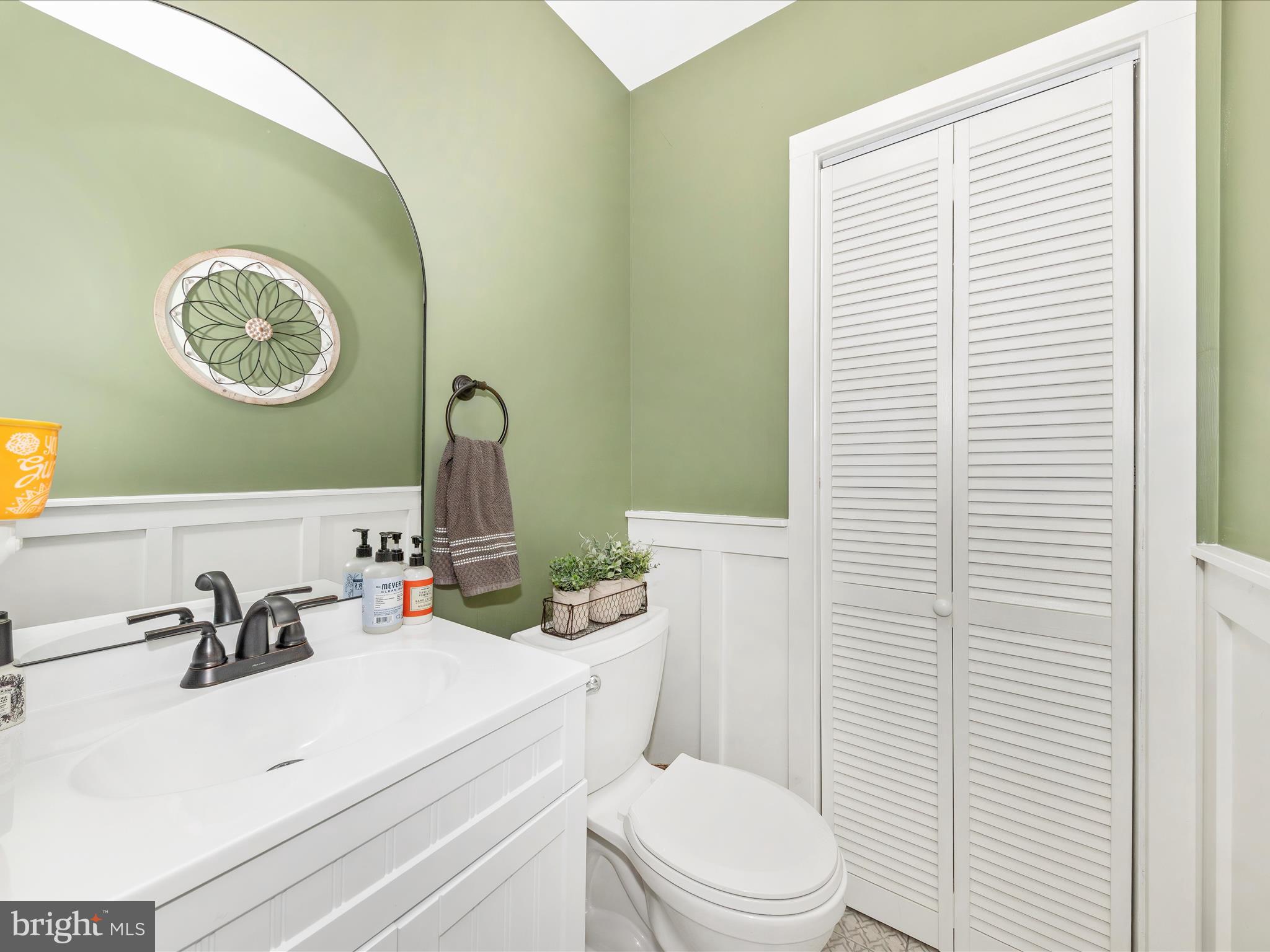 18807 Manor Church Road Boonsboro, MD 21713 - Photo 17 of 49 Powder Room