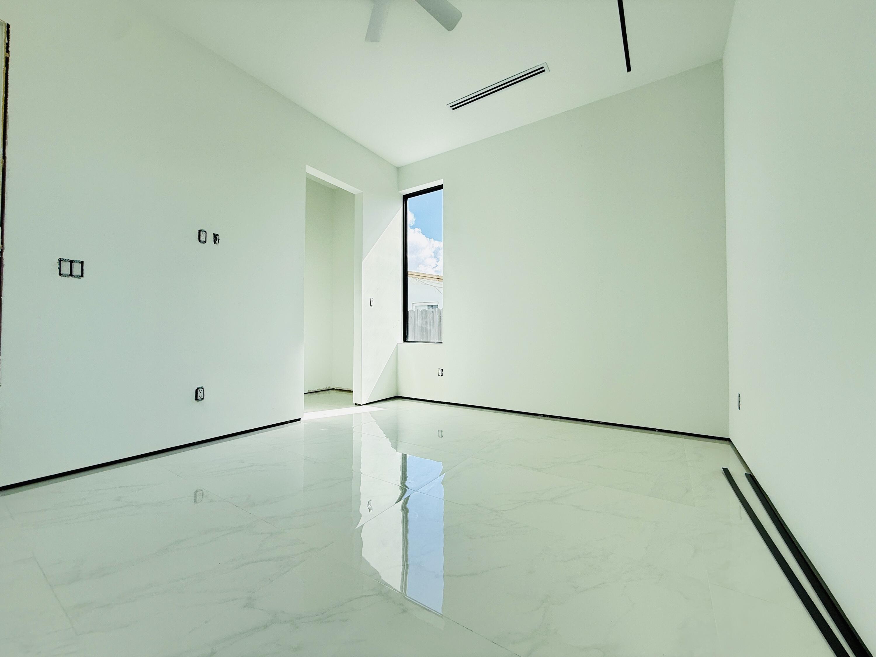 8966 Southwest 40th Terrace Miami, FL 33165 - Photo 31 of 40 a view of a hallway