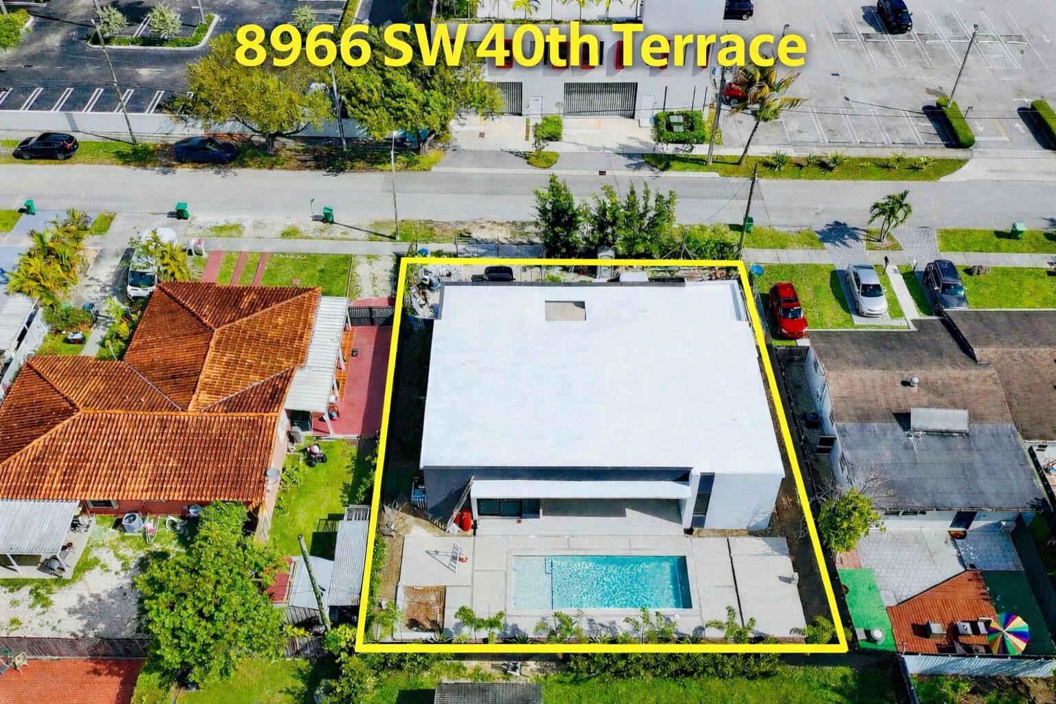 8966 Southwest 40th Terrace Miami, FL 33165 - Photo 38 of 40 view of an outdoor space