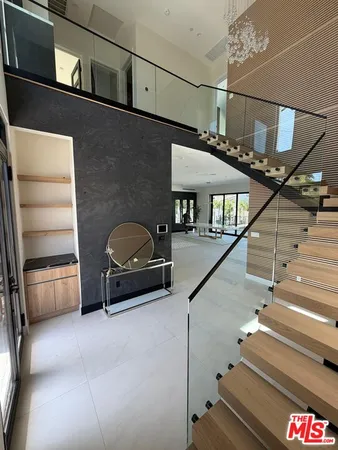 $13,500 | Undisclosed Address, Tarzana, CA 91356