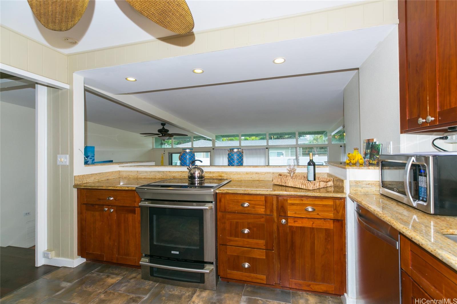 307 Wanaao Road Kailua, HI 96734 - Photo 6 of 24 Gallery Image 6