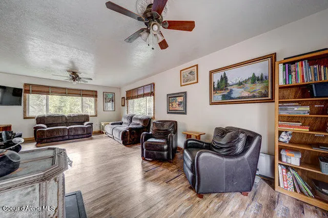 $575,000 | 21 Lochsa Lane, Pinehurst, ID 83850