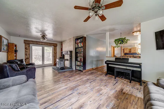 $575,000 | 21 Lochsa Lane, Pinehurst, ID 83850