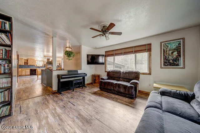 $575,000 | 21 Lochsa Lane, Pinehurst, ID 83850