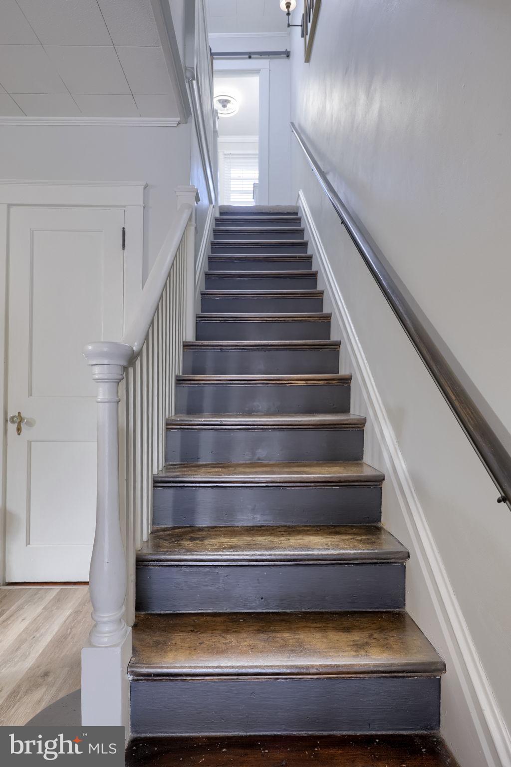 827 3rd Street Lancaster, PA 17603 - Photo 22 of 37 a view of entryway