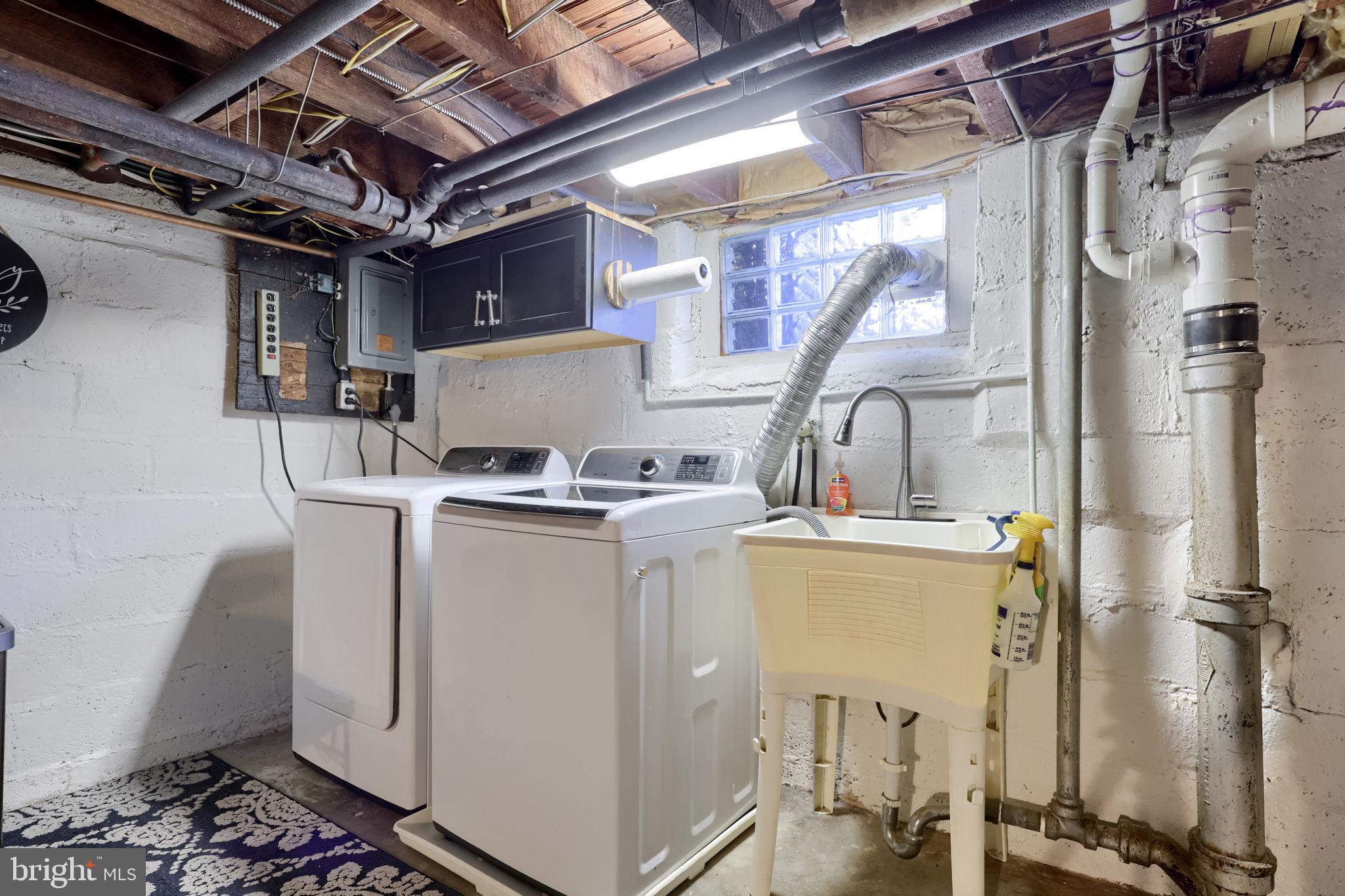 827 3rd Street Lancaster, PA 17603 - Photo 30 of 37 a utility room with dryer and washer