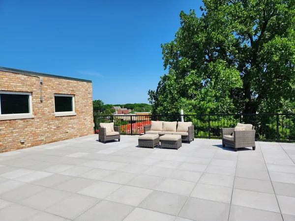 $1,275 | 5240 North Winthrop Avenue, Unit 413, Chicago, IL 60640
