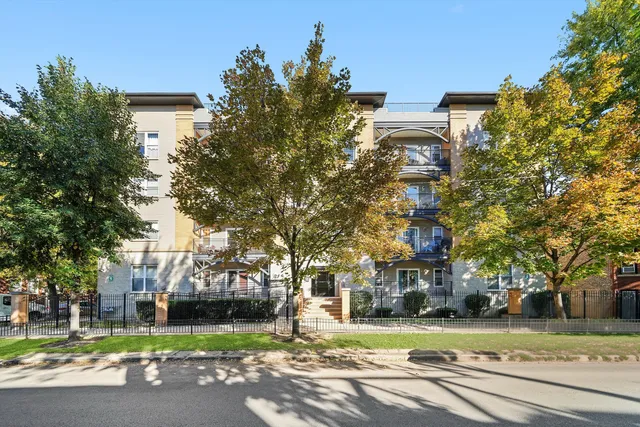 $295,000 | 2720 West Cortland Street, Unit 302, Chicago, IL 60647