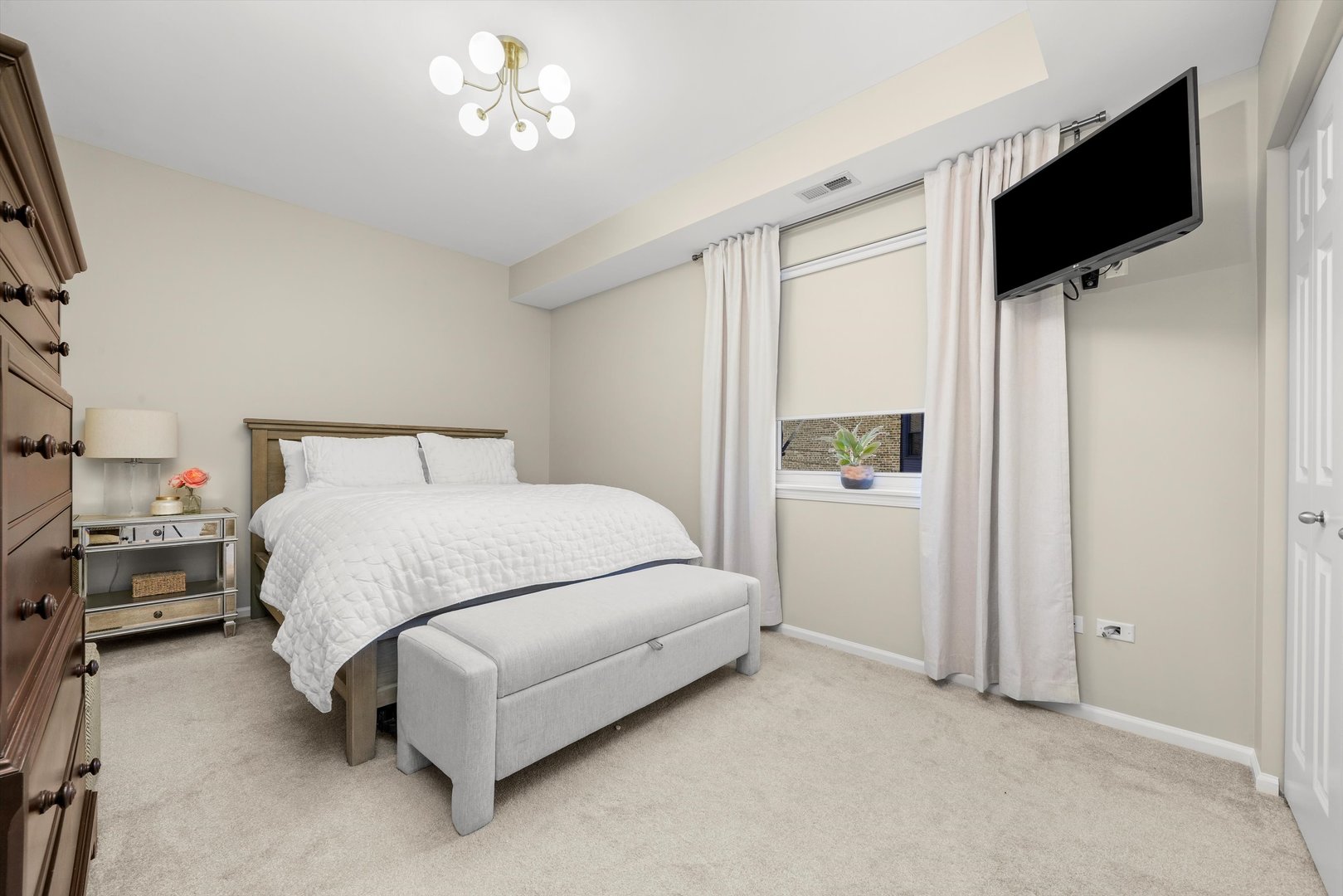 2720 West Cortland Street, Unit 302 Chicago, IL 60647 - Photo 10 of 17