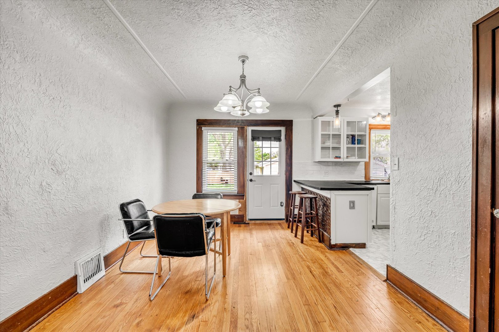 2423 29th Street Rock Island, IL 61201 - Photo 15 of 37