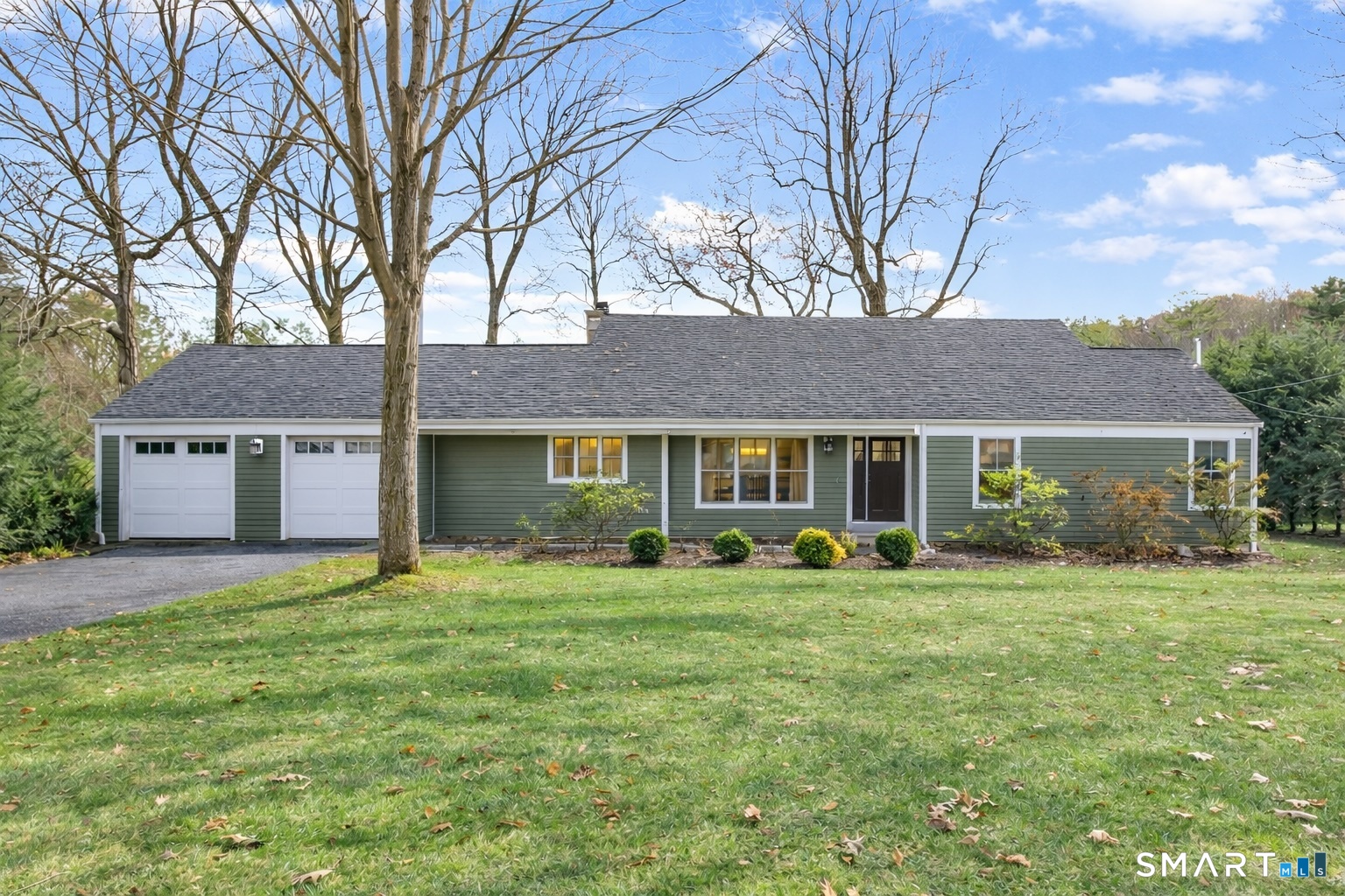 7 Hemlock Trail Trumbull, CT 06611 - Photo 2 of 40