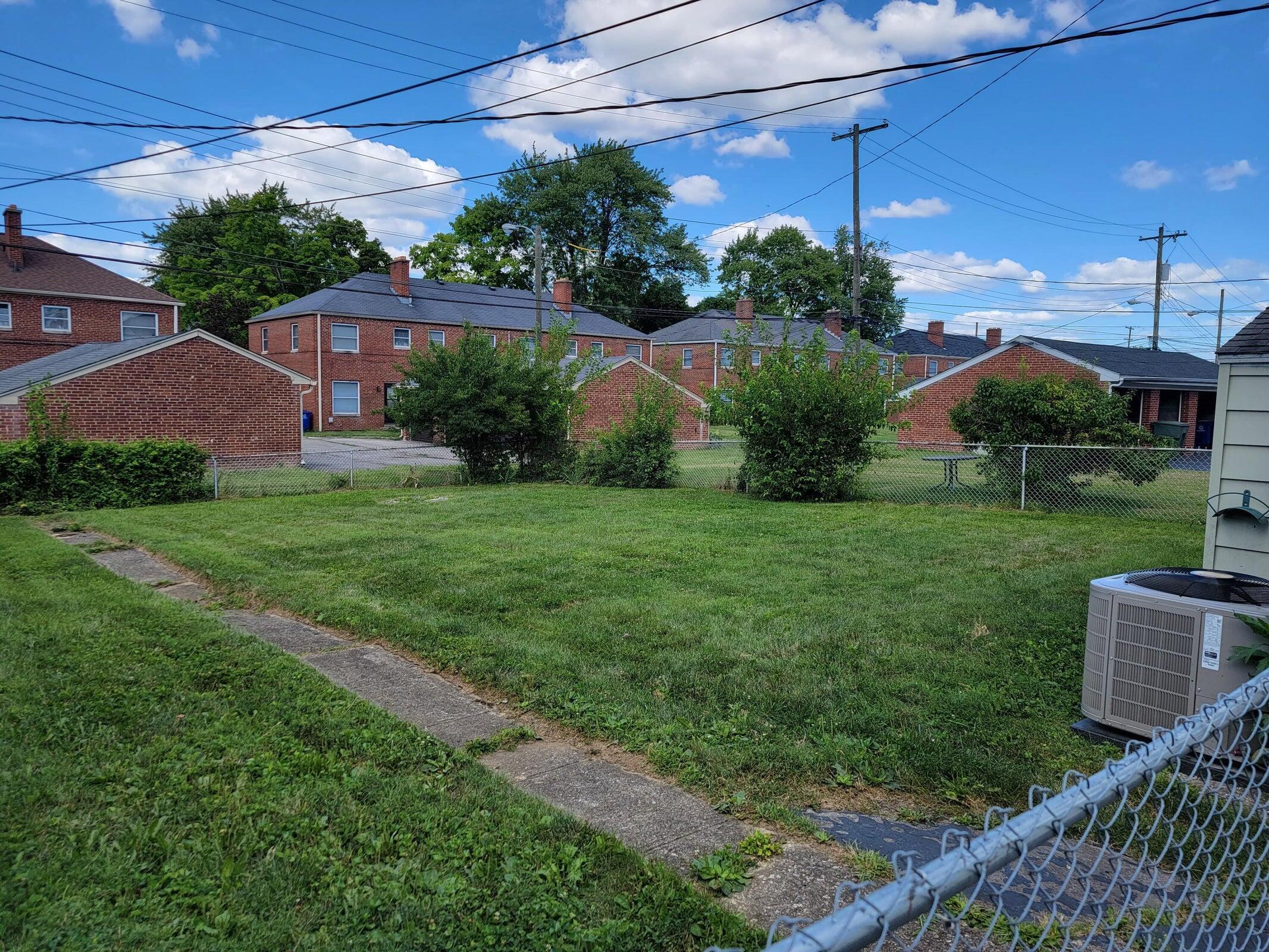 594 Chatham Road Columbus, OH 43214 - Photo 4 of 22 20220815170851333926000000-o